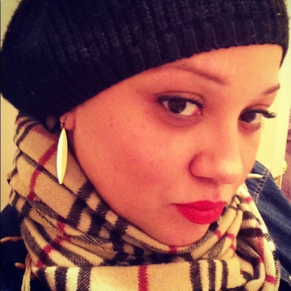 Meet your Posher, Cynthia